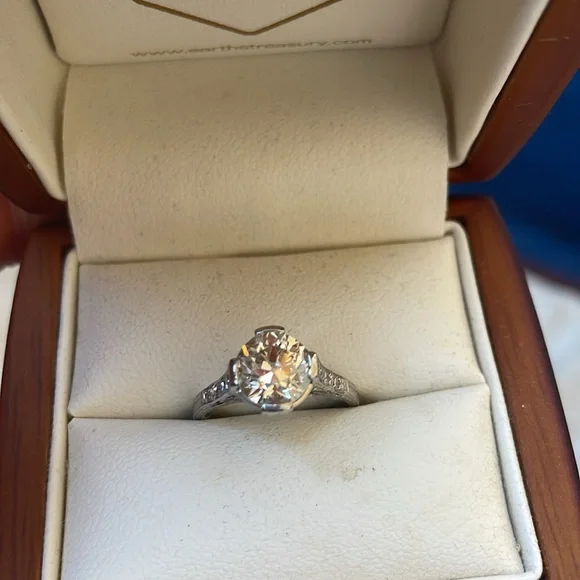 Antique 1.5 carat Natural Old European Cut Diamond Engagement Ring In Platinum - Picture 4 of 11